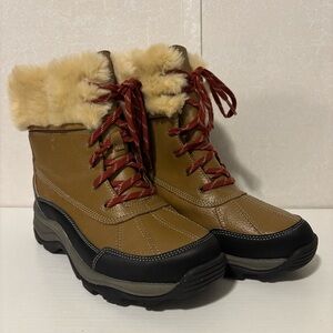 Clark’s Arctic venture | Women's Tan and Black Winter Boots | Size 8.5